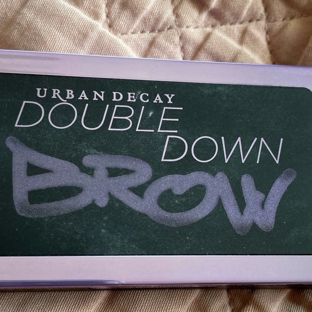 Urban Decay Double down brow shadow